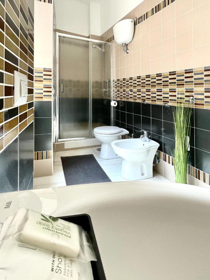 Grey Apartment Caiazzo Exterior foto