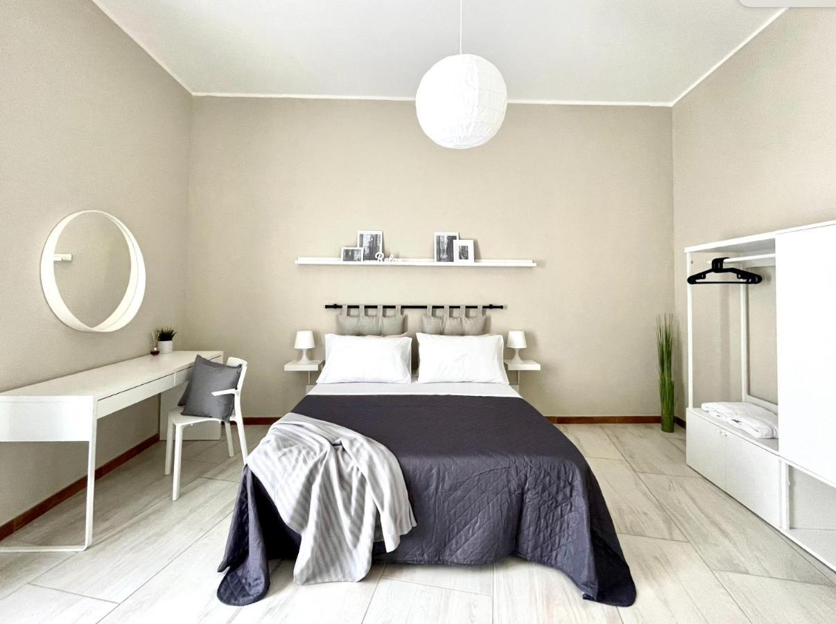 Grey Apartment Caiazzo Exterior foto